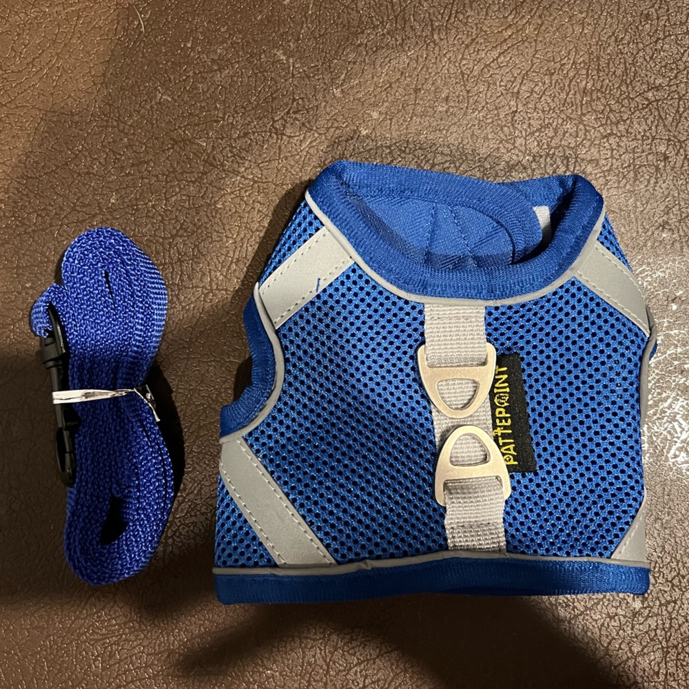 NWT XS dog harness/leash set